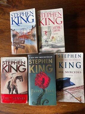 5 Stephen King Paperback Books Lot Bundle Preowned Used Steven King